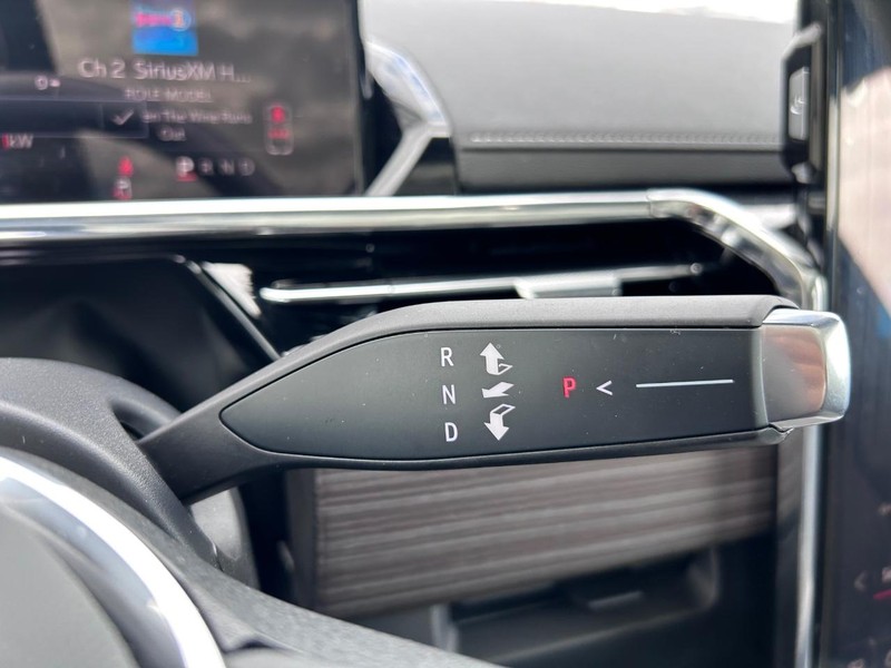 GMC Sierra EV Vehicle Full-screen Gallery Image 13