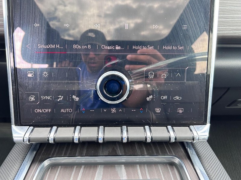 GMC Sierra EV Vehicle Full-screen Gallery Image 15