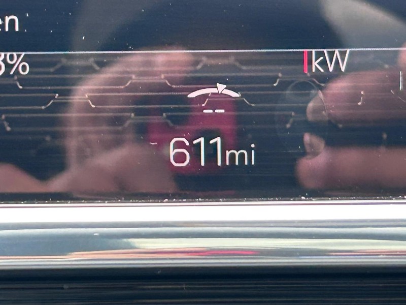 GMC Sierra EV Vehicle Full-screen Gallery Image 19