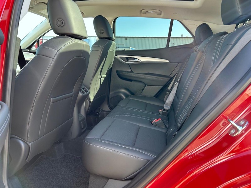 Buick Envision Vehicle Full-screen Gallery Image 10