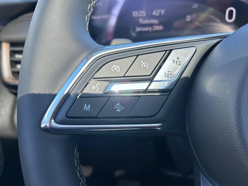 Buick Envision Vehicle Full-screen Gallery Image 14