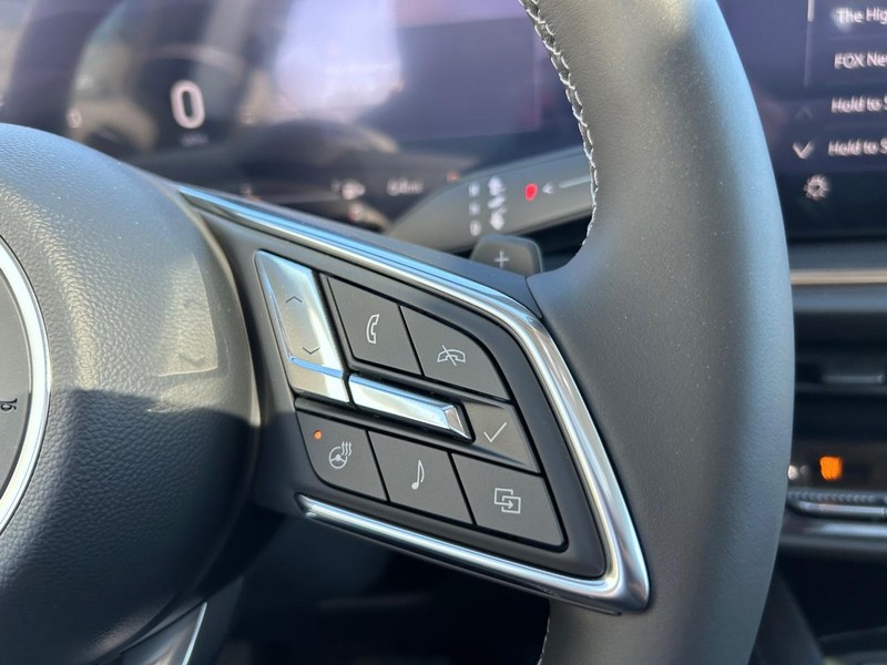 Buick Envision Vehicle Full-screen Gallery Image 15