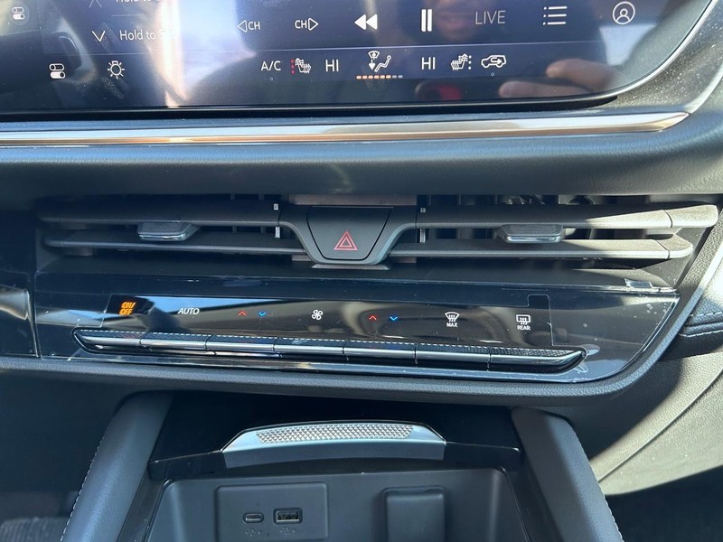 Buick Envision Vehicle Full-screen Gallery Image 17