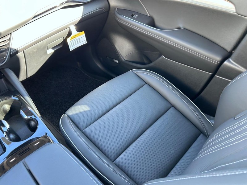 Buick Envision Vehicle Full-screen Gallery Image 20