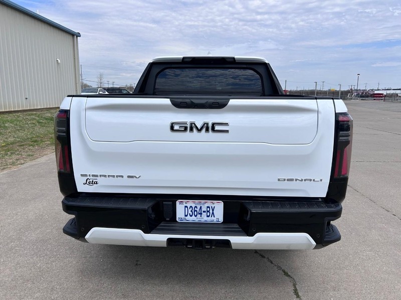 GMC Sierra EV Vehicle Full-screen Gallery Image 4
