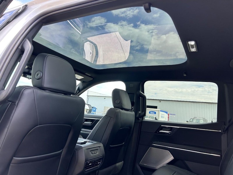 GMC Sierra EV Vehicle Full-screen Gallery Image 8