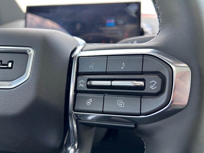 GMC Sierra EV Vehicle Full-screen Gallery Image 13