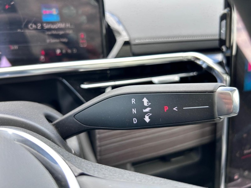 GMC Sierra EV Vehicle Full-screen Gallery Image 16