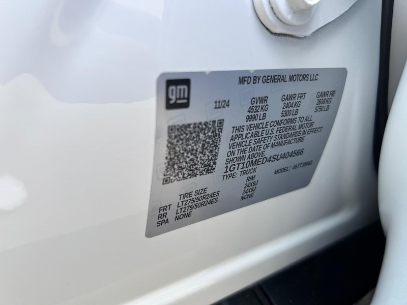 GMC Sierra EV Vehicle Full-screen Gallery Image 22