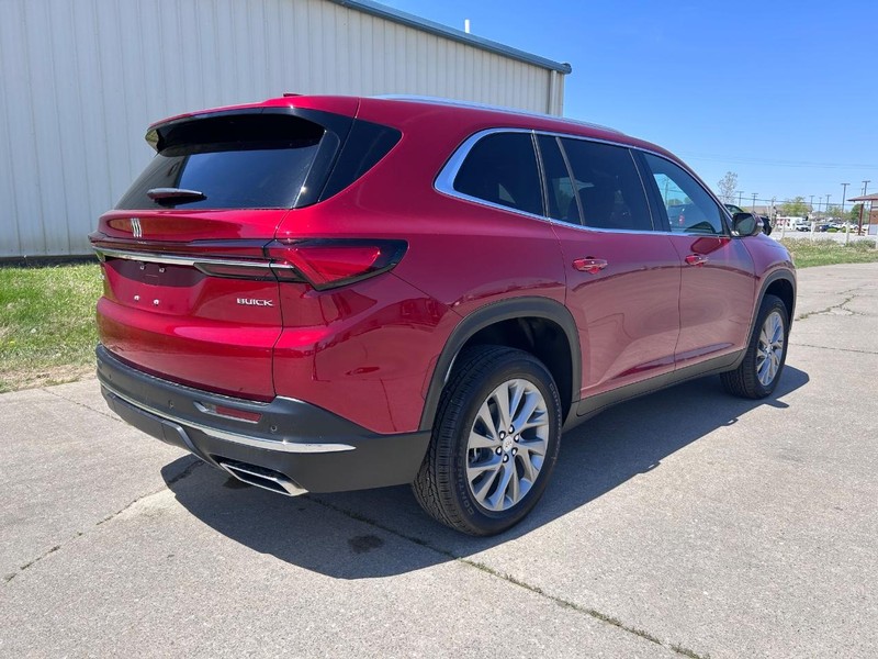 Buick Enclave Vehicle Full-screen Gallery Image 3