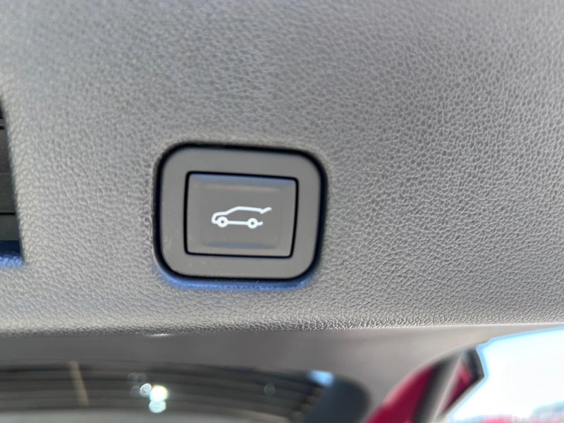 Buick Enclave Vehicle Full-screen Gallery Image 6