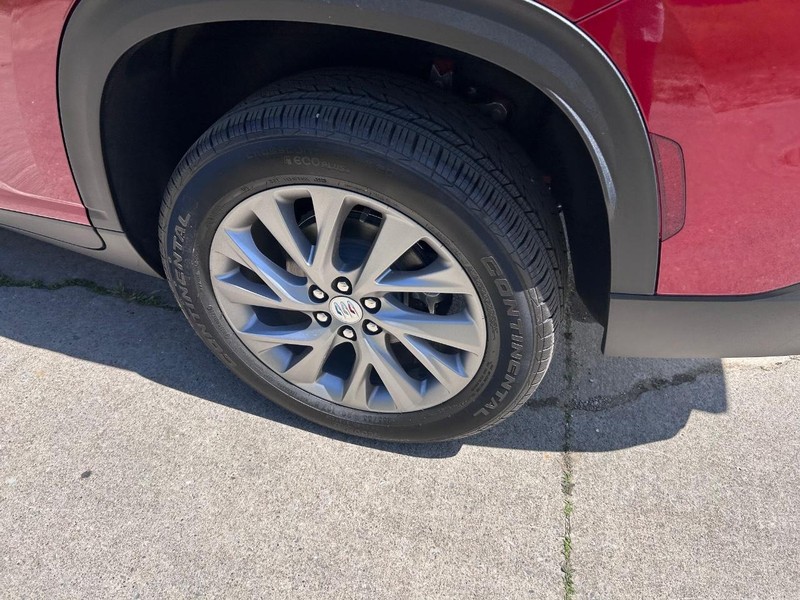 Buick Enclave Vehicle Full-screen Gallery Image 7