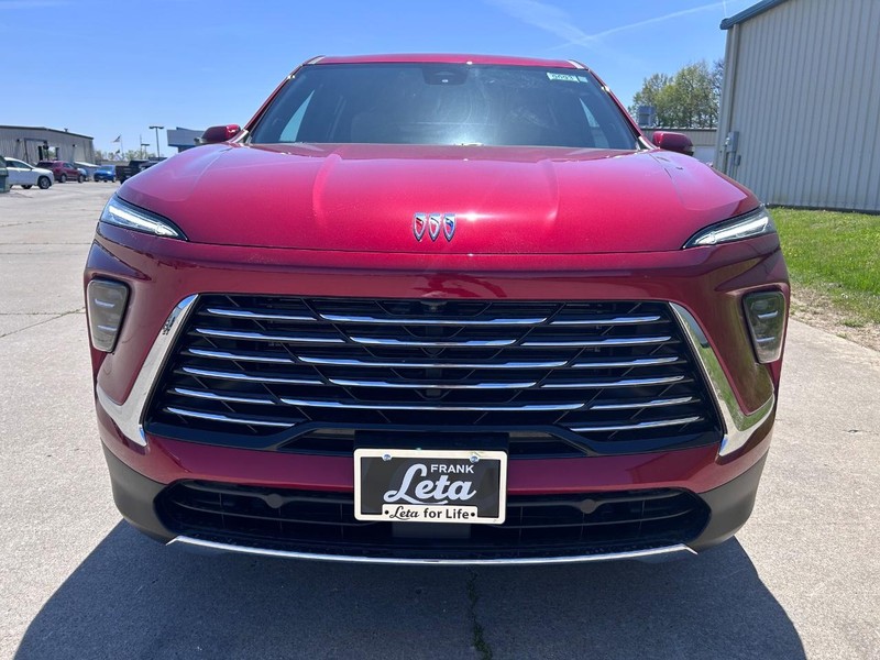 Buick Enclave Vehicle Full-screen Gallery Image 9