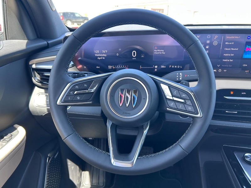 Buick Enclave Vehicle Full-screen Gallery Image 14