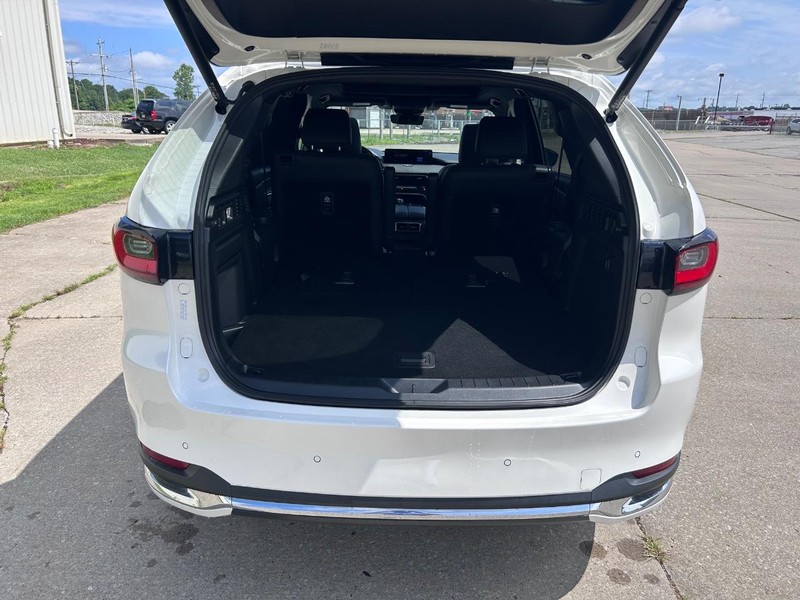 Mazda CX-90 Vehicle Full-screen Gallery Image 5