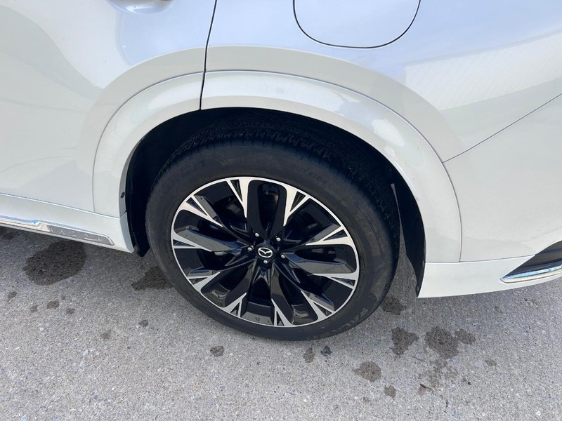 Mazda CX-90 Vehicle Full-screen Gallery Image 7