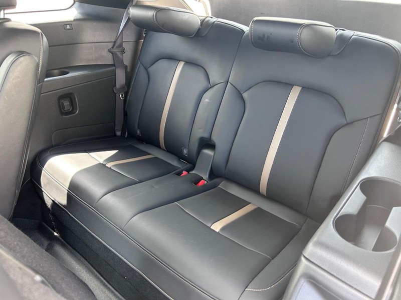 Mazda CX-90 Vehicle Full-screen Gallery Image 8