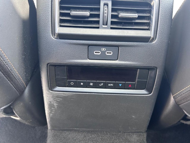 Mazda CX-90 Vehicle Full-screen Gallery Image 11