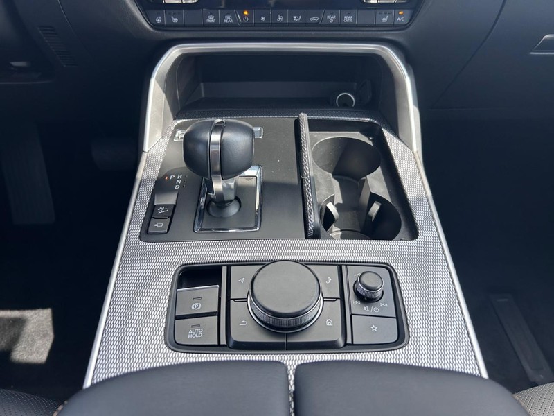 Mazda CX-90 Vehicle Full-screen Gallery Image 18