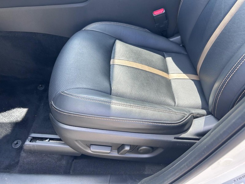 Mazda CX-90 Vehicle Full-screen Gallery Image 21