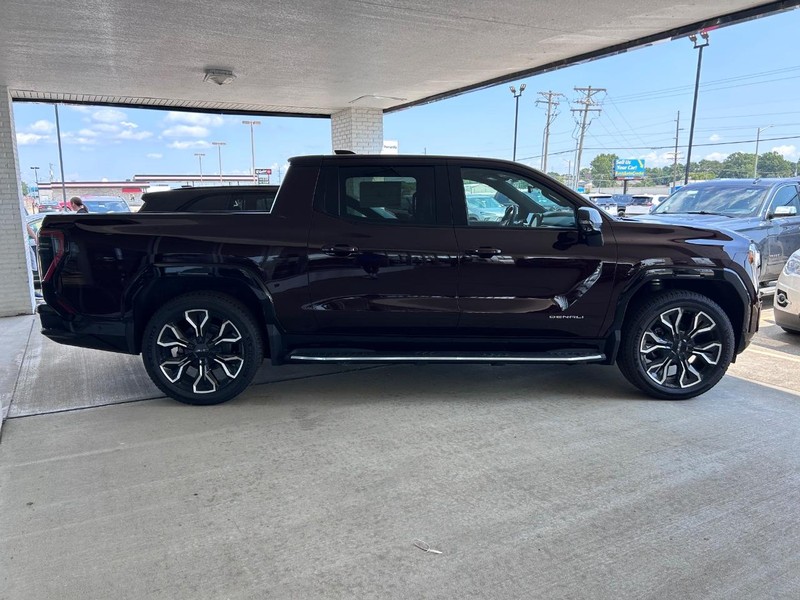 GMC Sierra EV Vehicle Full-screen Gallery Image 2