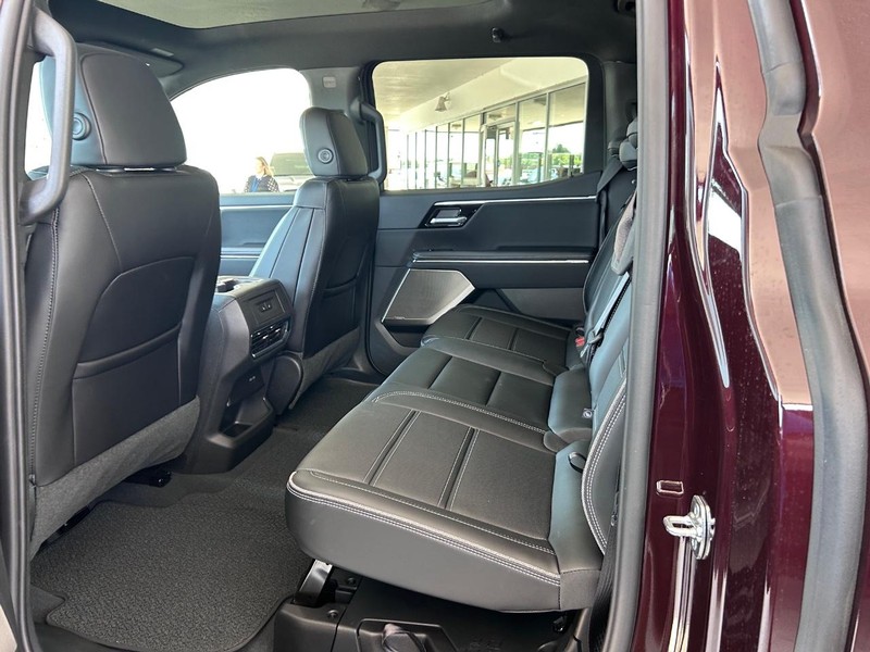 GMC Sierra EV Vehicle Full-screen Gallery Image 6