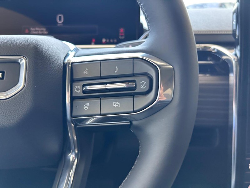 GMC Sierra EV Vehicle Full-screen Gallery Image 11