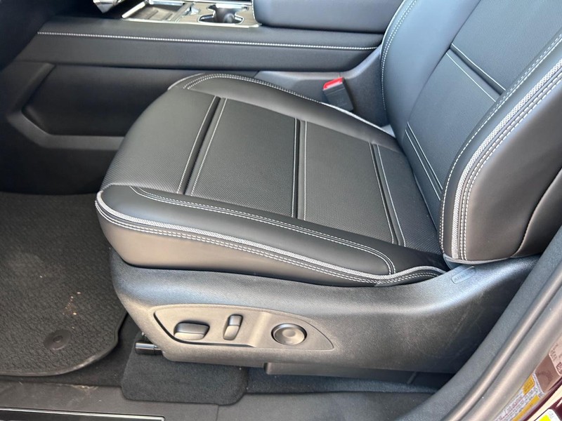 GMC Sierra EV Vehicle Full-screen Gallery Image 18