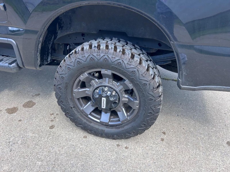 Ford Super Duty F-250 SRW Vehicle Full-screen Gallery Image 7