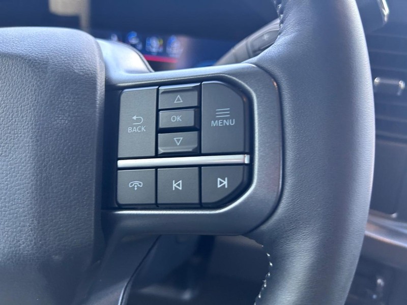 Ford Super Duty F-250 SRW Vehicle Full-screen Gallery Image 19