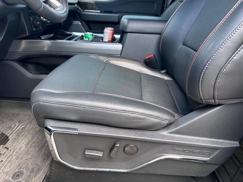 Ford Super Duty F-250 SRW Vehicle Full-screen Gallery Image 25