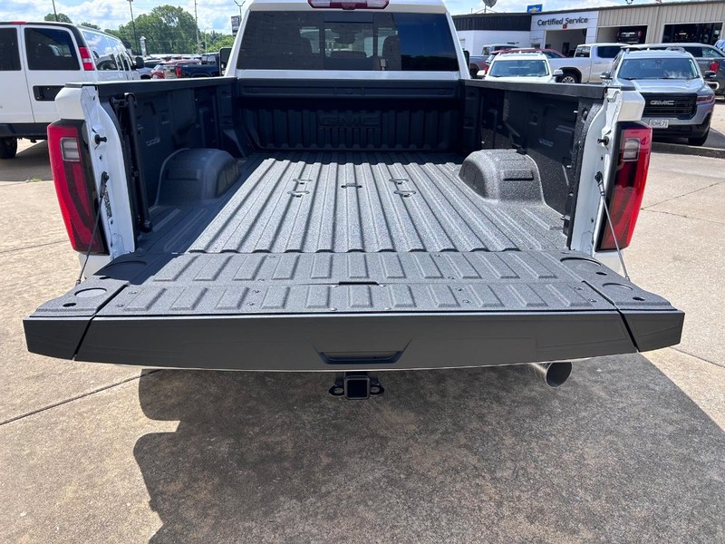 GMC Sierra 3500HD Vehicle Full-screen Gallery Image 5