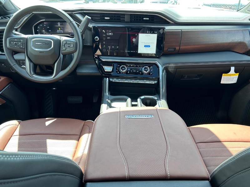 GMC Sierra 3500HD Vehicle Full-screen Gallery Image 9