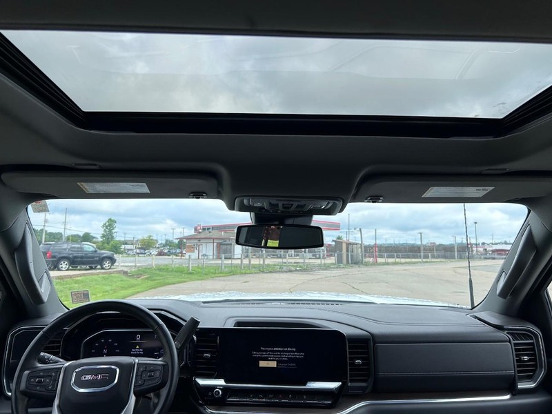 GMC Sierra 2500HD Vehicle Full-screen Gallery Image 8