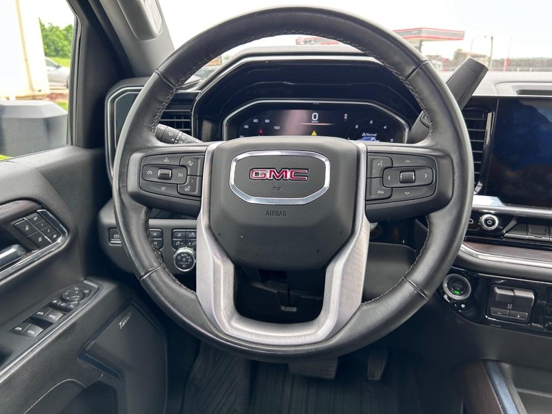 GMC Sierra 2500HD Vehicle Full-screen Gallery Image 10