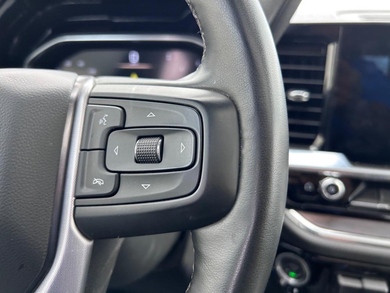 GMC Sierra 2500HD Vehicle Full-screen Gallery Image 12