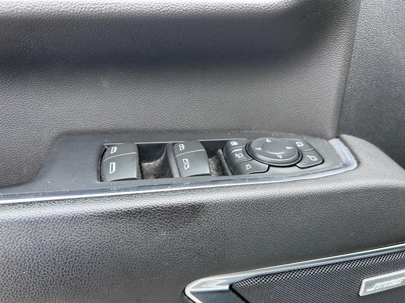 GMC Sierra 2500HD Vehicle Full-screen Gallery Image 16