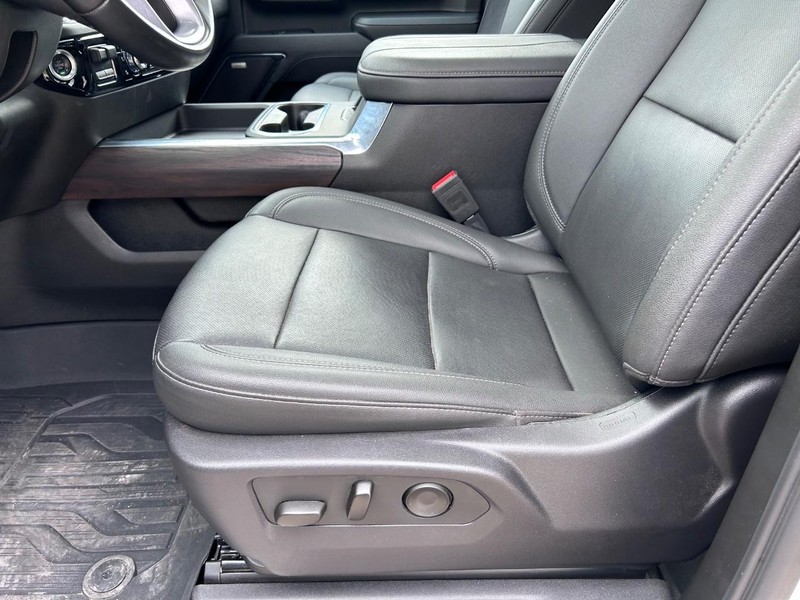 GMC Sierra 2500HD Vehicle Full-screen Gallery Image 18