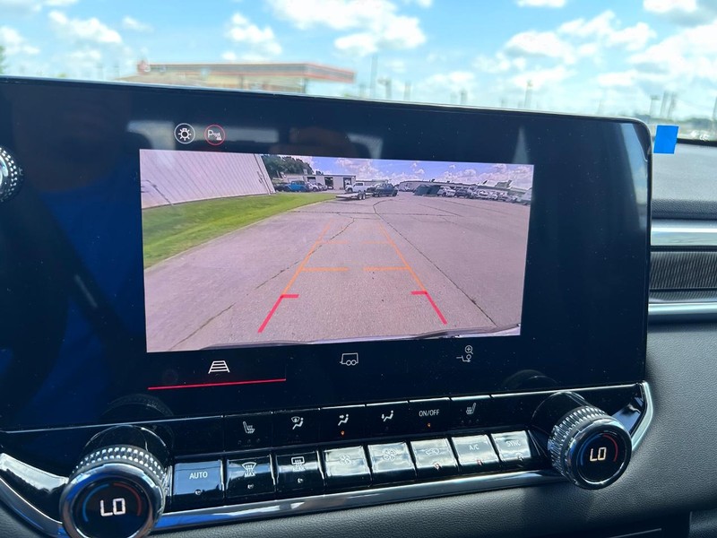 GMC Canyon Vehicle Full-screen Gallery Image 19