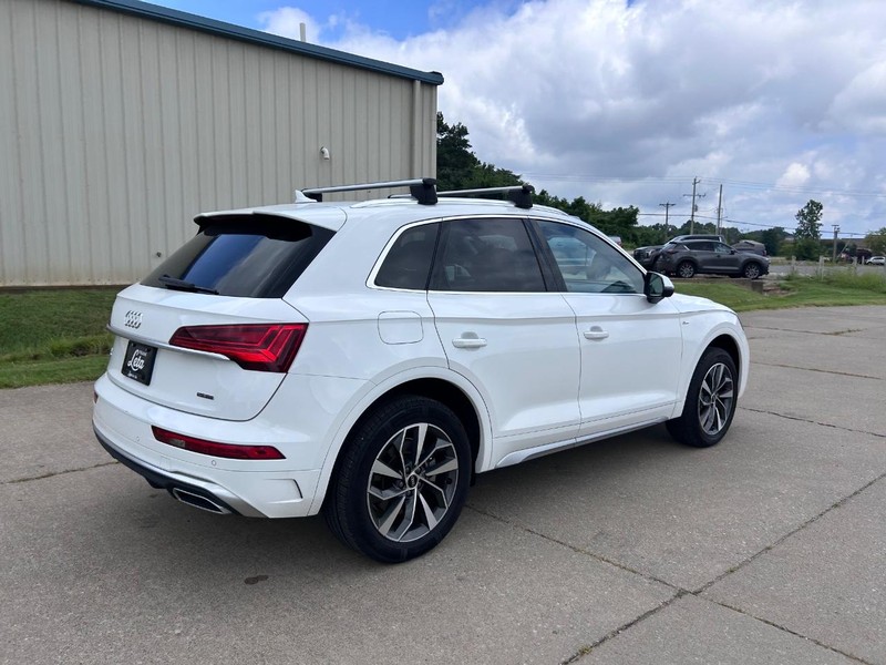 Audi Q5 Vehicle Full-screen Gallery Image 3