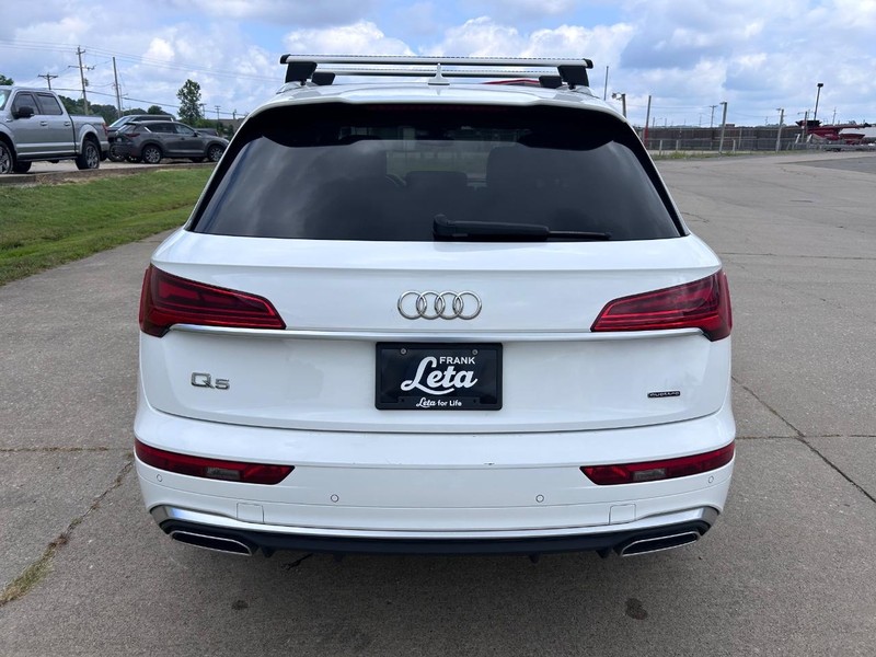 Audi Q5 Vehicle Full-screen Gallery Image 4