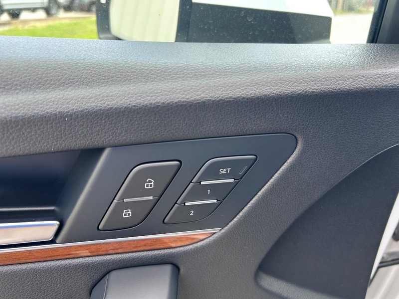 Audi Q5 Vehicle Full-screen Gallery Image 20