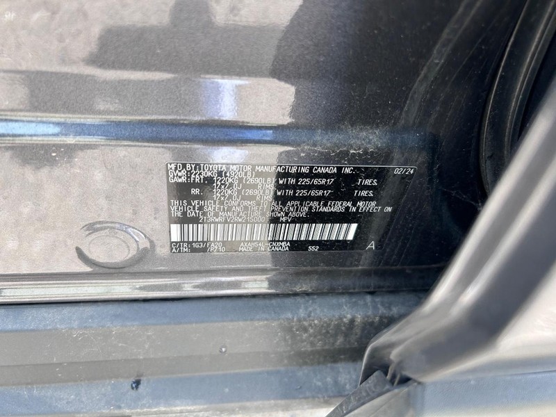 Toyota RAV4 Vehicle Full-screen Gallery Image 20