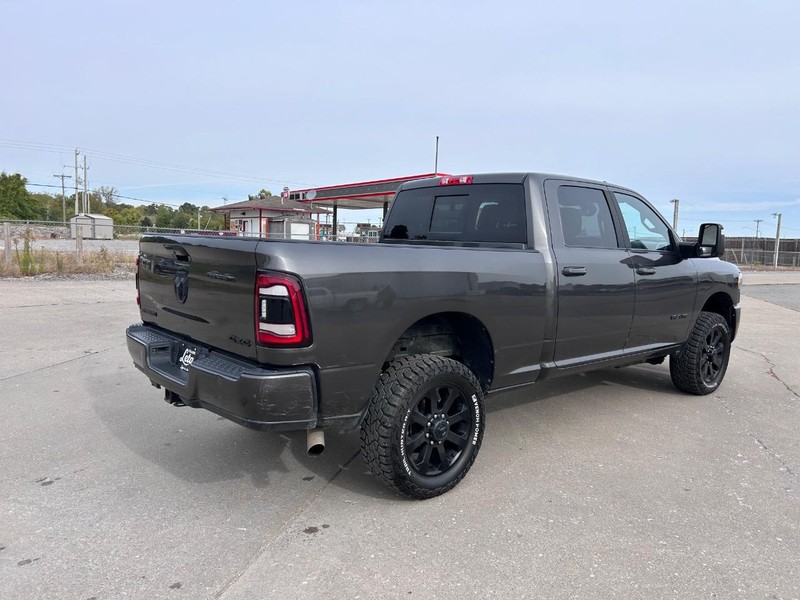 Ram 2500 Vehicle Full-screen Gallery Image 3