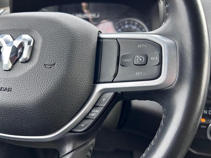 Ram 2500 Vehicle Full-screen Gallery Image 11