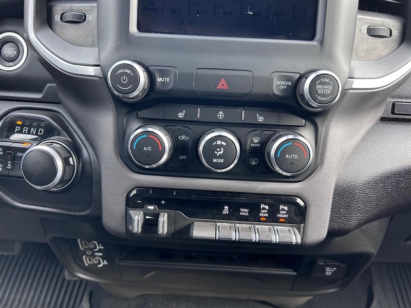 Ram 2500 Vehicle Full-screen Gallery Image 13