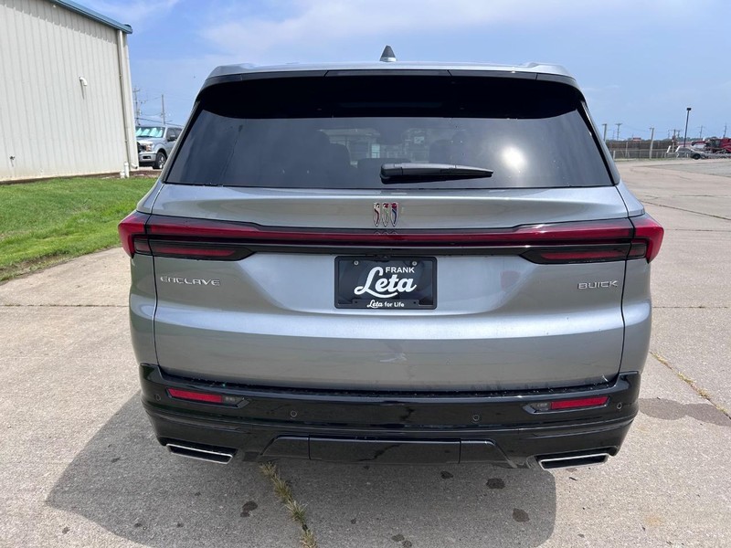 Buick Enclave Vehicle Full-screen Gallery Image 4