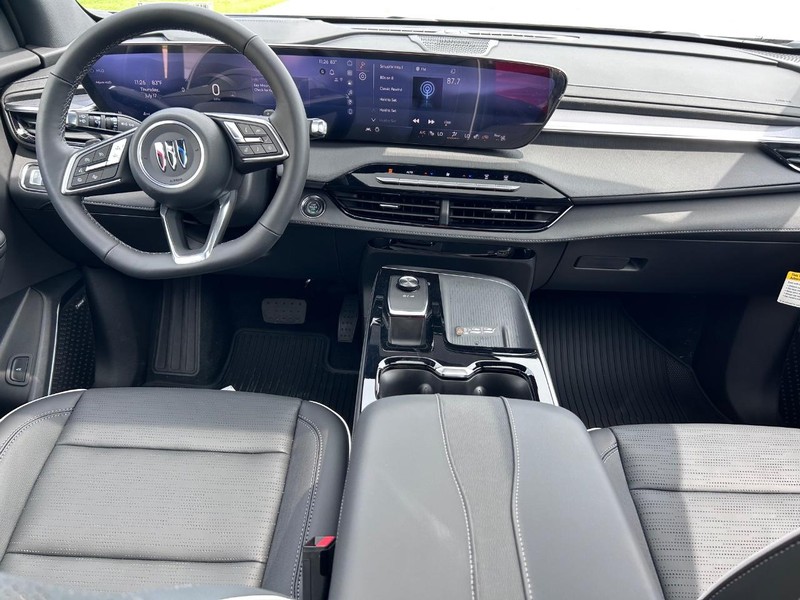 Buick Enclave Vehicle Full-screen Gallery Image 12