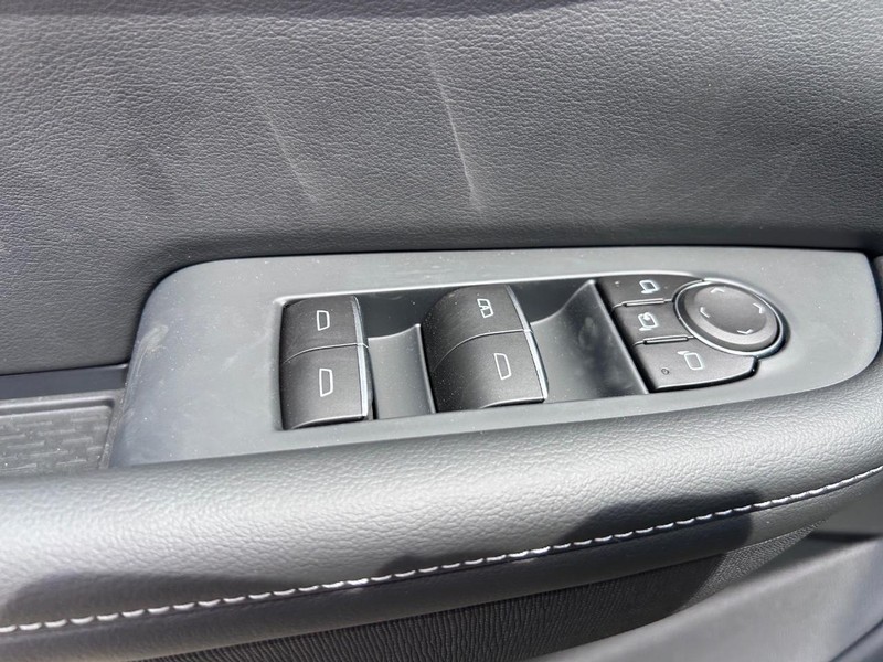 Buick Enclave Vehicle Full-screen Gallery Image 20