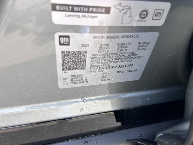 Buick Enclave Vehicle Full-screen Gallery Image 25